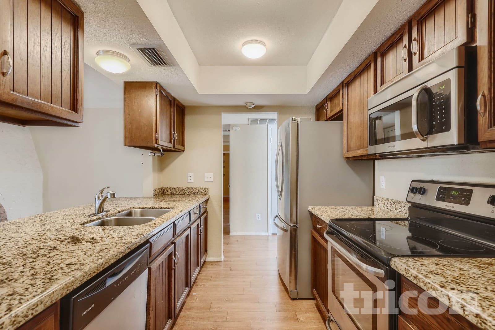 Building Photo - 4910 W Diana Ave