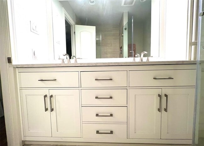 Building Photo - 8810 Mountain Path Cir