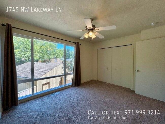 Building Photo - 1745 NW Lakeway Ln