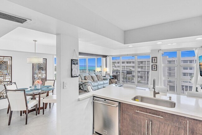 Building Photo - 525 N Ocean Blvd