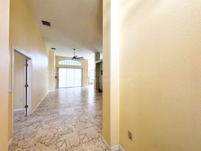 Building Photo - 140 Moss Ln