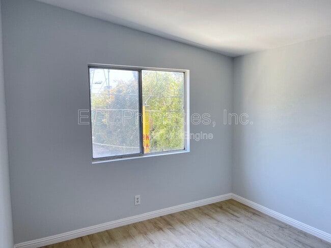 Building Photo - 360 N San Vicente Blvd