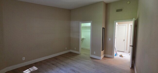 Building Photo - 5320 Silver Canyon Rd