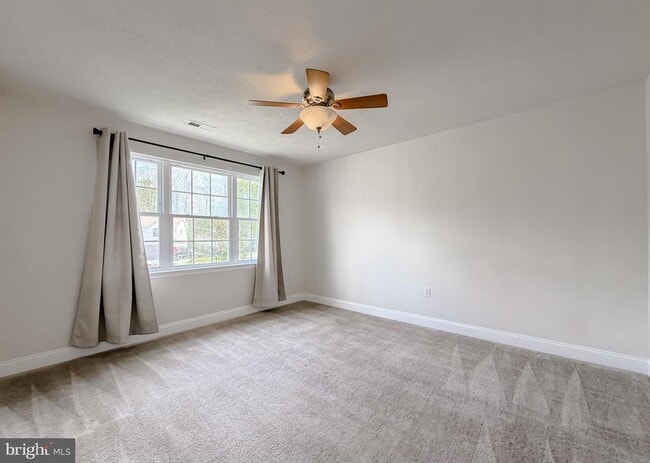 Building Photo - 46231 Sylvan Ct