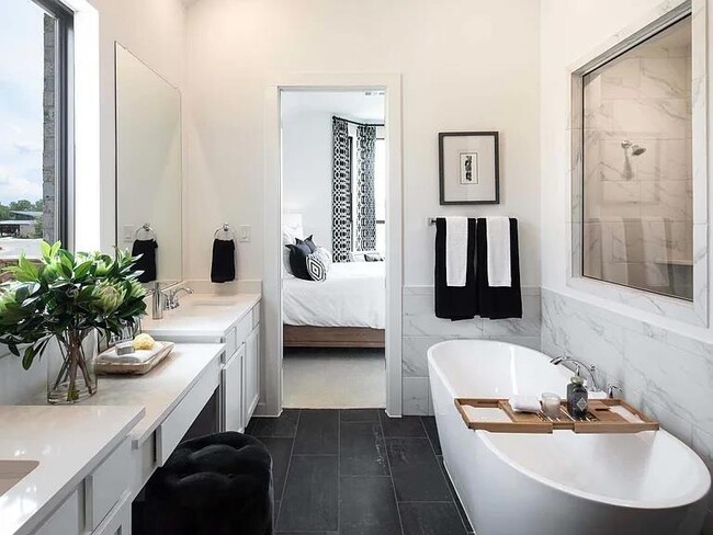 Building Photo - 2516 Carretera Dr