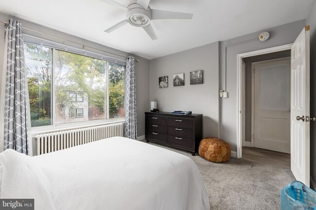 Building Photo - 42 Varnum St NE