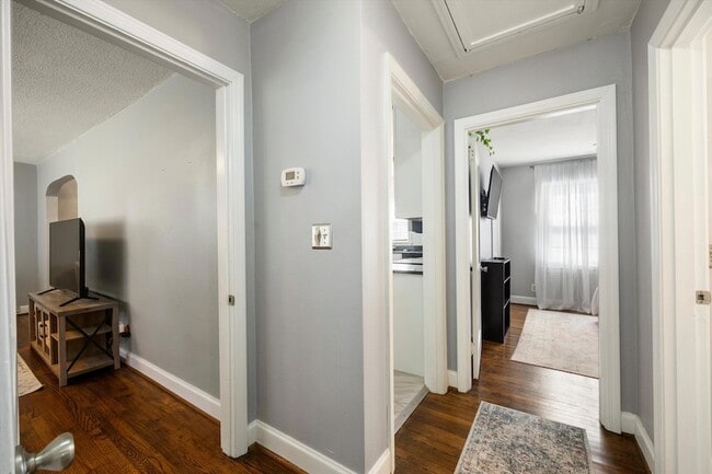 Building Photo - 108 S St Marks Ave