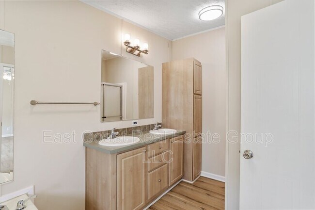 Building Photo - 123 Battlefield Dr