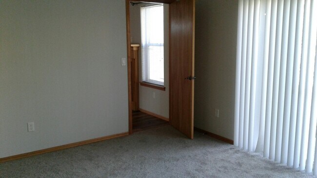 Building Photo - Desirable area of Central Point - Single S...