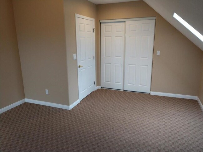 Building Photo - 3476 La Mirada