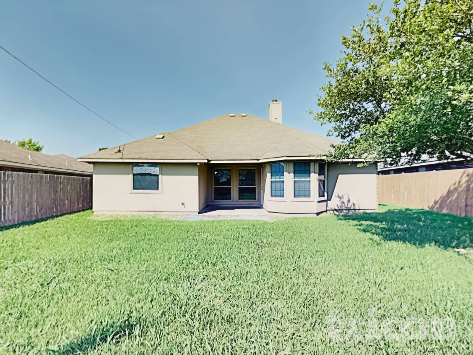 Building Photo - 310 Southlake Dr