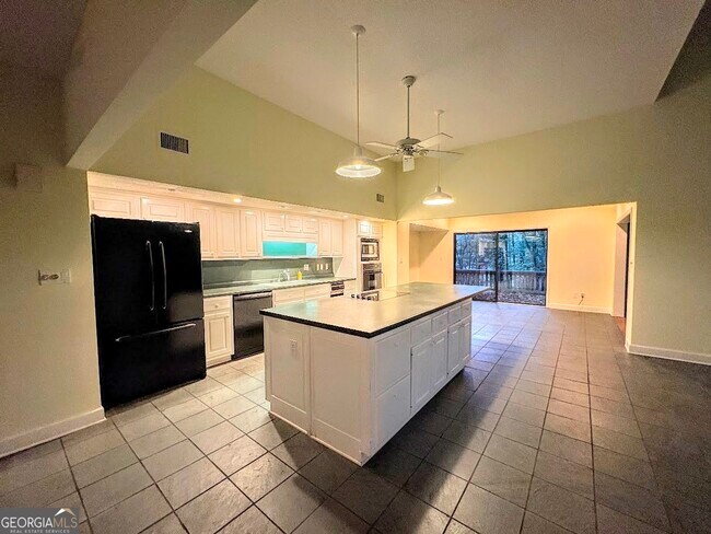 Building Photo - 2939 Rivercrest Dr