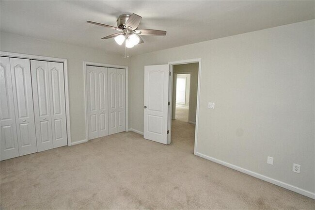 Building Photo - 2210 Orchard Park Cir NW