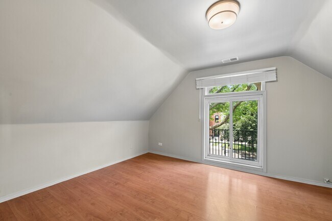 Building Photo - 919 S Bishop St