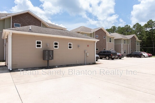 Building Photo - 7071 Lake Joanne Dr