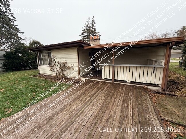 Building Photo - 2736 Vassar Dr SE