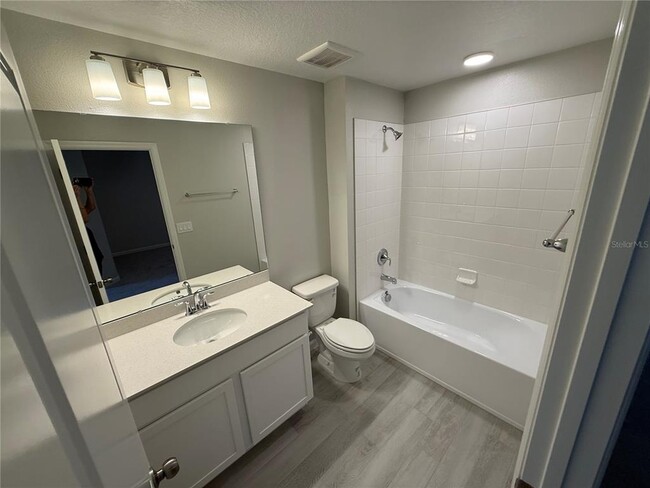 Building Photo - 14910 Harvest St