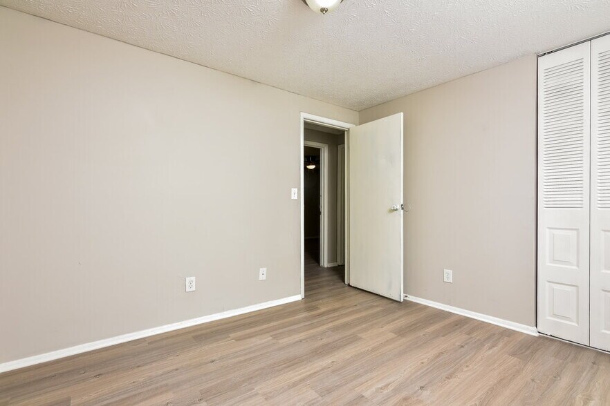 Building Photo - 1879 Corduroy Ct