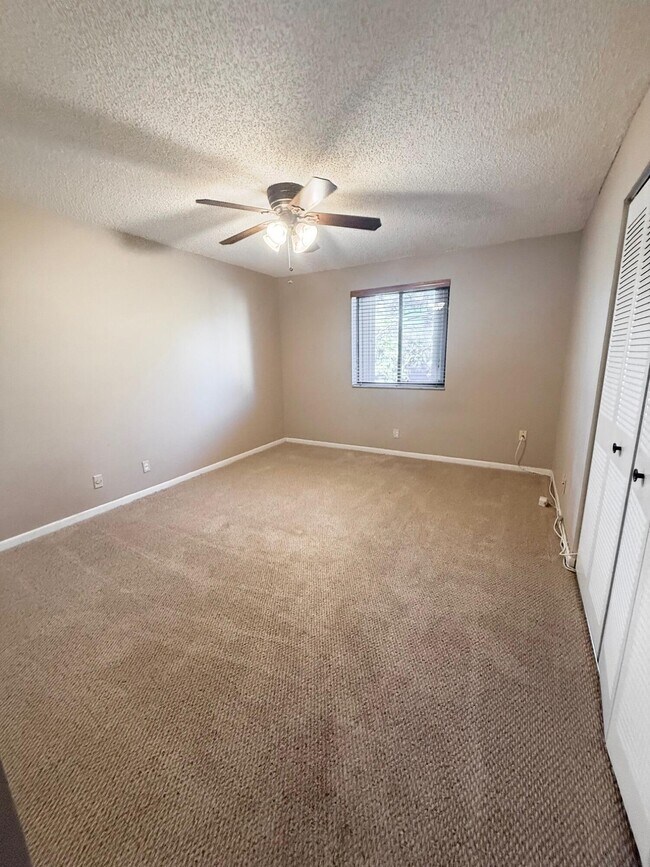 Building Photo - 930 SW 9th St Cir