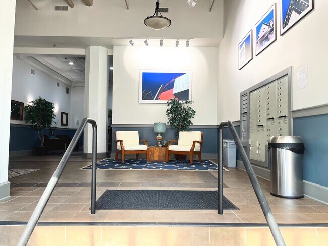 Building Photo - Beautiful 2 Bed/2 Bath Condo for Rent in D...