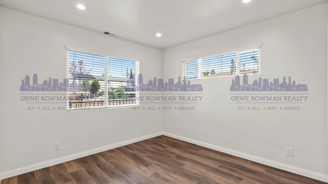 Building Photo - Spacious 3-Bedroom Home in Prime National ...