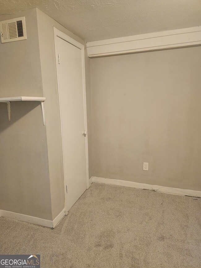 Building Photo - 2828 Engle Rd NW