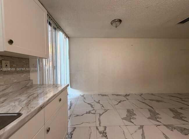 Building Photo - 6170 SW 68th St