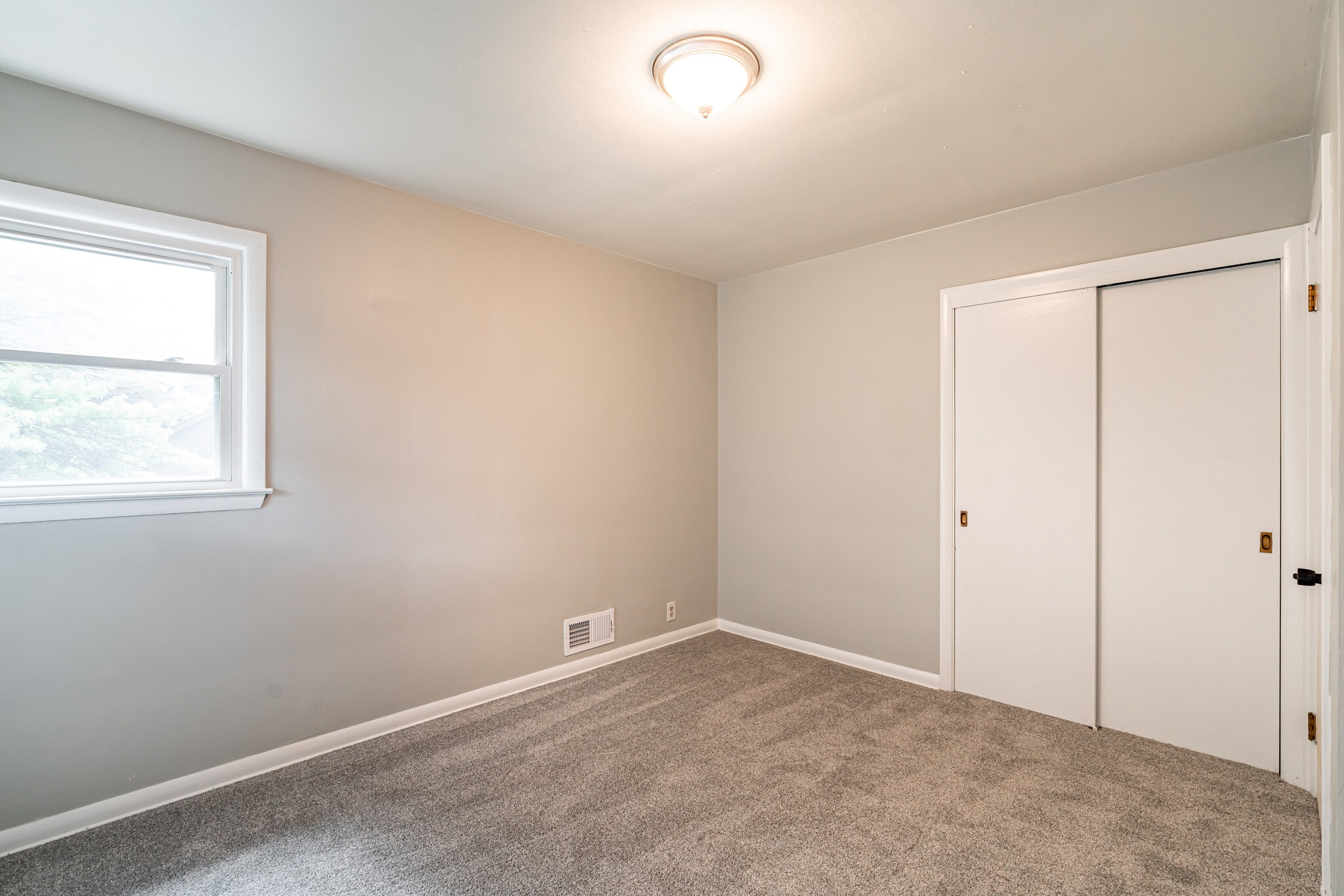 1st Bed 2_New Carpet - 3558 N Cramer St