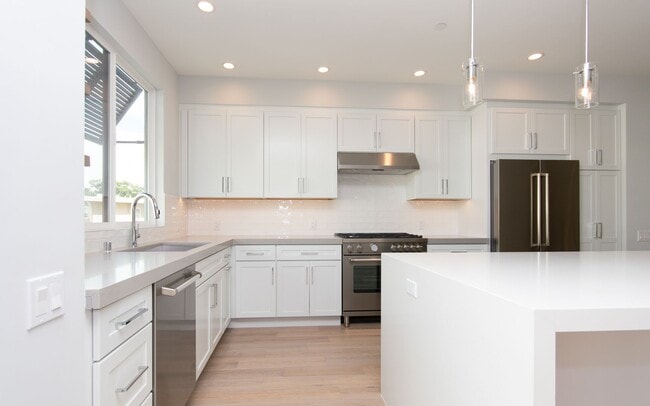 Building Photo - Want to live in the Carlsbad Village!