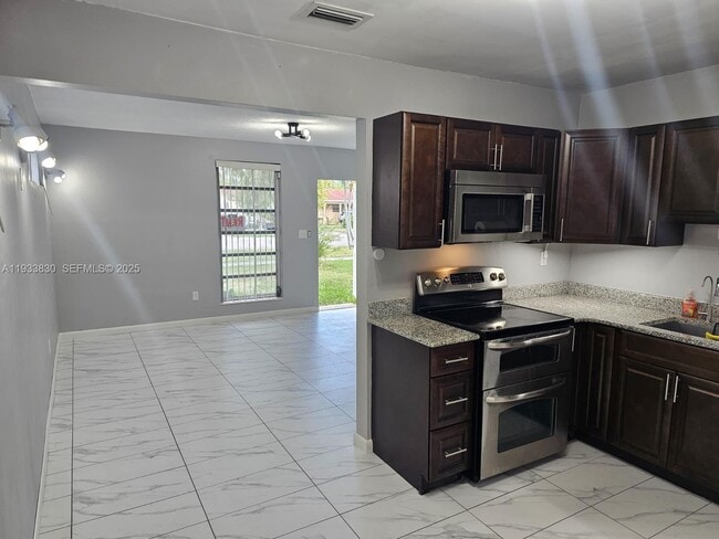 Building Photo - 9362 SW 168th St