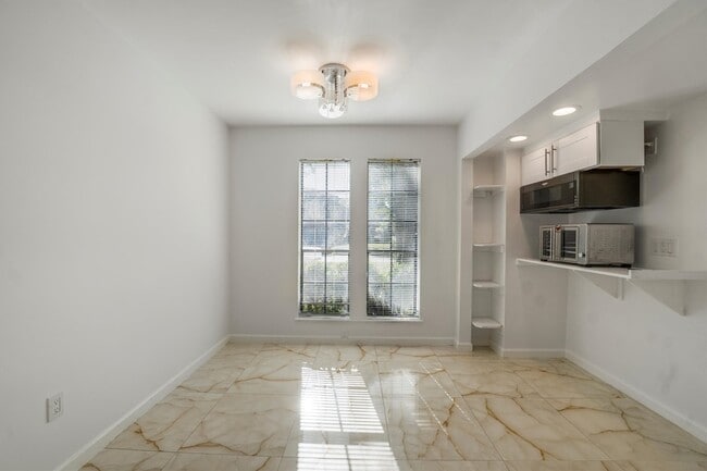 Building Photo - 3203 Golden Willow Dr