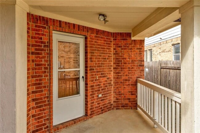 Building Photo - 1608 Bush Coat Ln