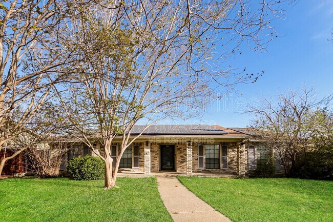 Building Photo - 409 Hardwood Trail