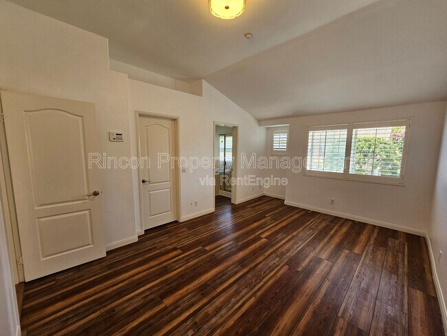 Building Photo - 4782 Templeton St