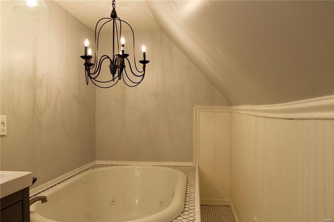 Building Photo - Absolutely adorable 3 bedroom/1.5 bath hou...