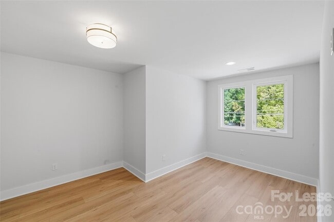 Building Photo - 1358 Briar Creek Rd