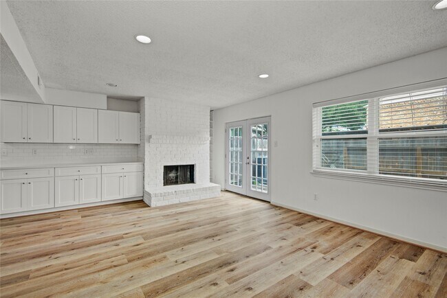 Building Photo - 1334 Country Pl Dr