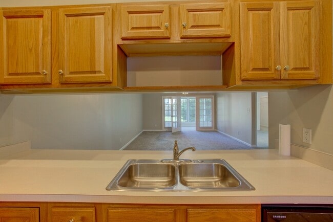 Building Photo - 103 Black Oak Dr