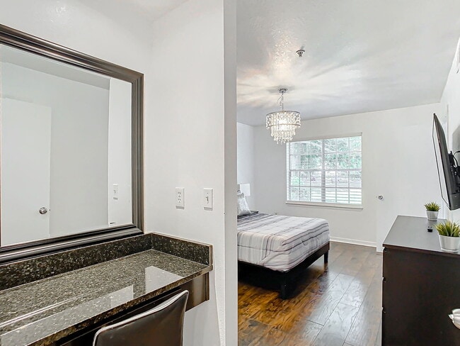 Building Photo - Westpointe Boulevard, Orlando, FL 32835 - 1 BR 1 BA condo