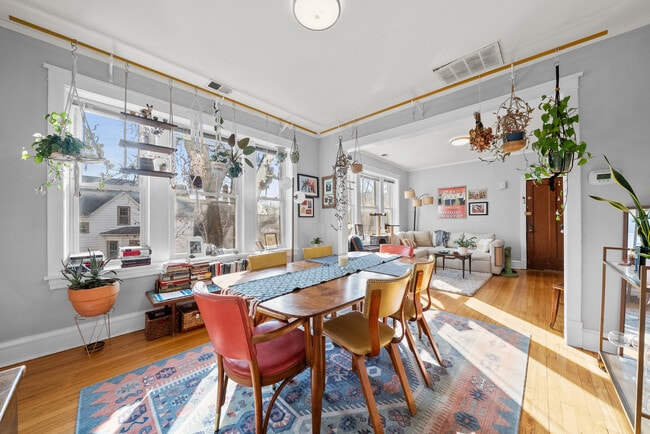 Building Photo - 3008 W Cullom Ave