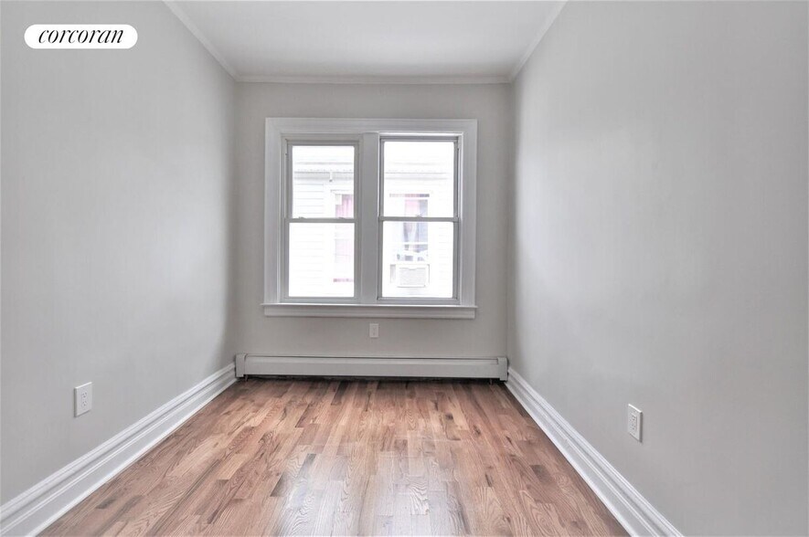 Building Photo - 84 E 40th St