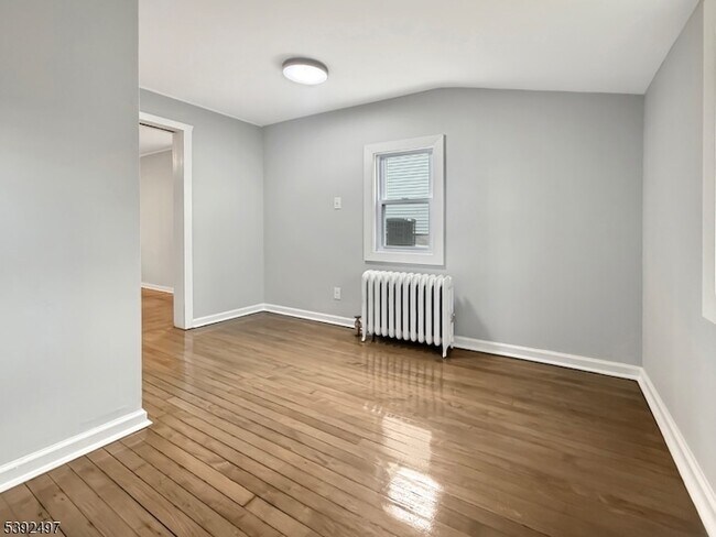 Building Photo - 5 Orams Ln