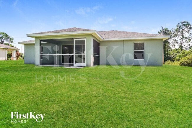 Building Photo - 416 Portola Ave