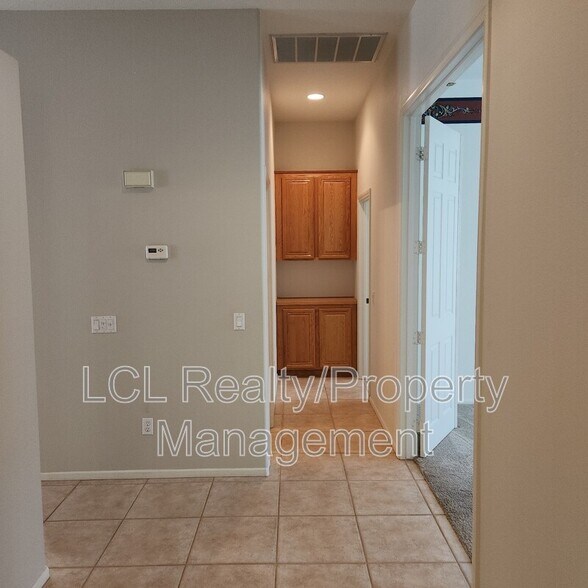Building Photo - 28650 Shady Brook Dr