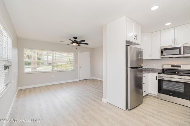 Building Photo - 122 Niemira Ave
