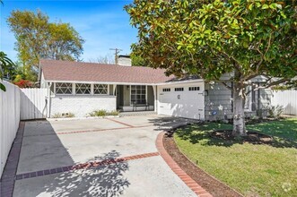 Building Photo - 13117 Huston St