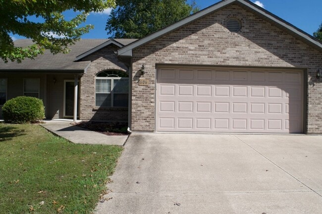 Building Photo - Great 3 Bed 2 Bath House In Ashland MO!
