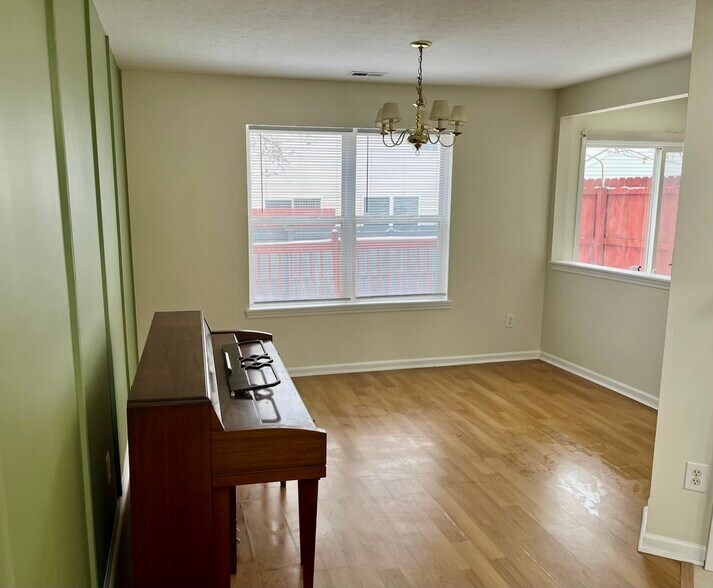 Building Photo - 506 Beals St