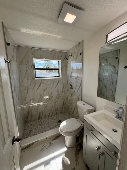 Building Photo - 5179 Pat Pl