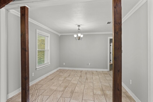 Building Photo - 300 Shadow Ridge Dr